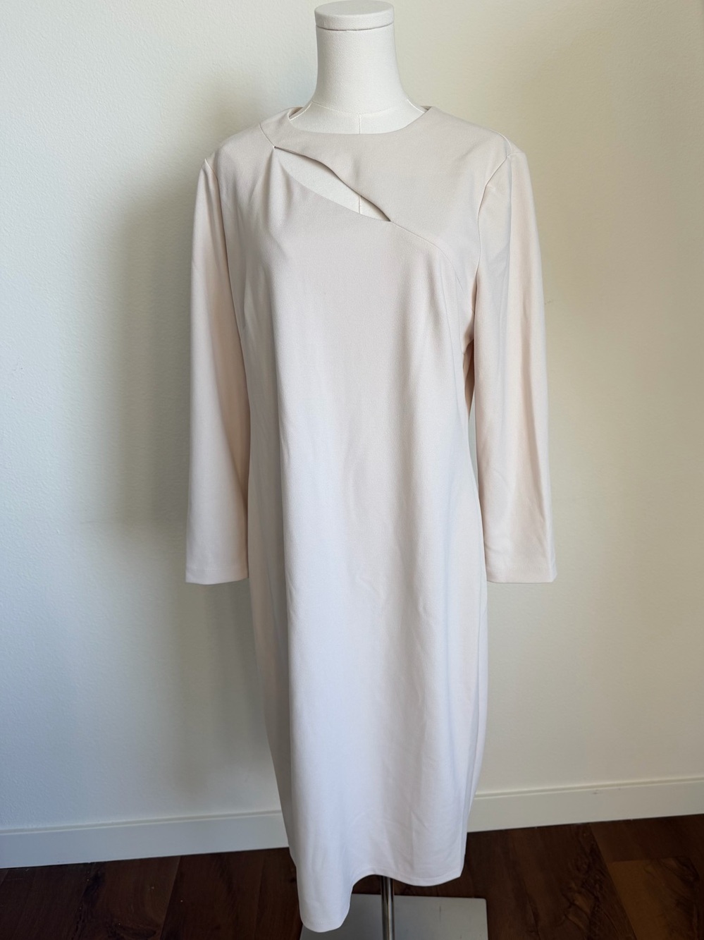 Maggy London Cutout Long Sleeve Sheath Midi Dress In Horn - Picture 6 of 7